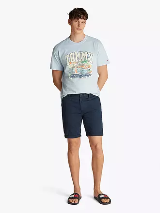 TOMMY JEANS | Shorts SCANTON
Marca: TOMMY JEANS
Color: azul oscuro
Categorías: Moda, Hombre

Material: Algodón
Estampado: Liso, Logo
Largo (Pantalones/Jeans): Shorts
Estilo: Young Fashion
Altura de la cintura: Tiro medio
Detalles: Logo, Bolsillos laterales | dunkelblau